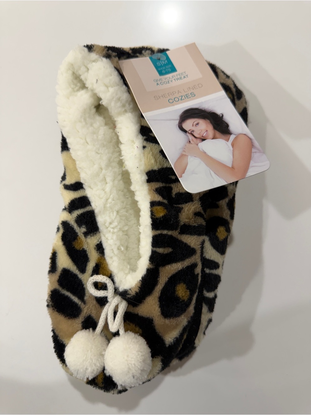 Sherpa-Lined Cozies slippers with Leopard Print